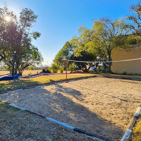 Safari Hotel & Convention Centre Rustenburg Kültér fotó
