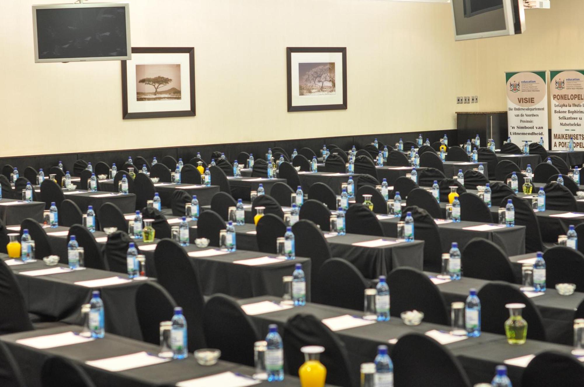 Safari Hotel & Convention Centre Rustenburg Kültér fotó
