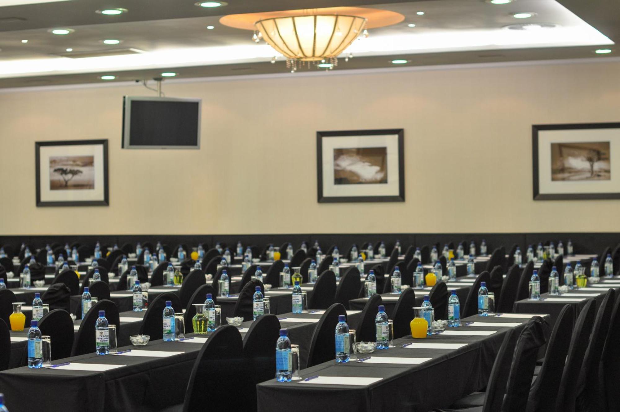 Safari Hotel & Convention Centre Rustenburg Kültér fotó